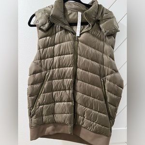 Men’s Lululemon Puffer Vest with Detachable Hood